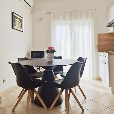 Mba 2 Apartment